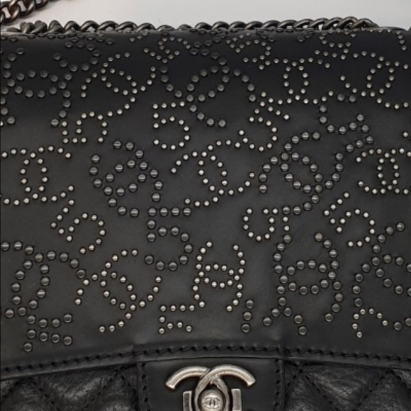 100AUTH CHANEL Black Leather Symbols Flap Bag HGrl - Picture 2 of 12